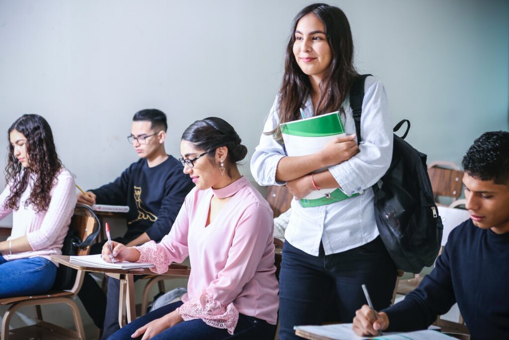 Qué son las micro credenciales y cómo están cambiando la educación superior y continuada