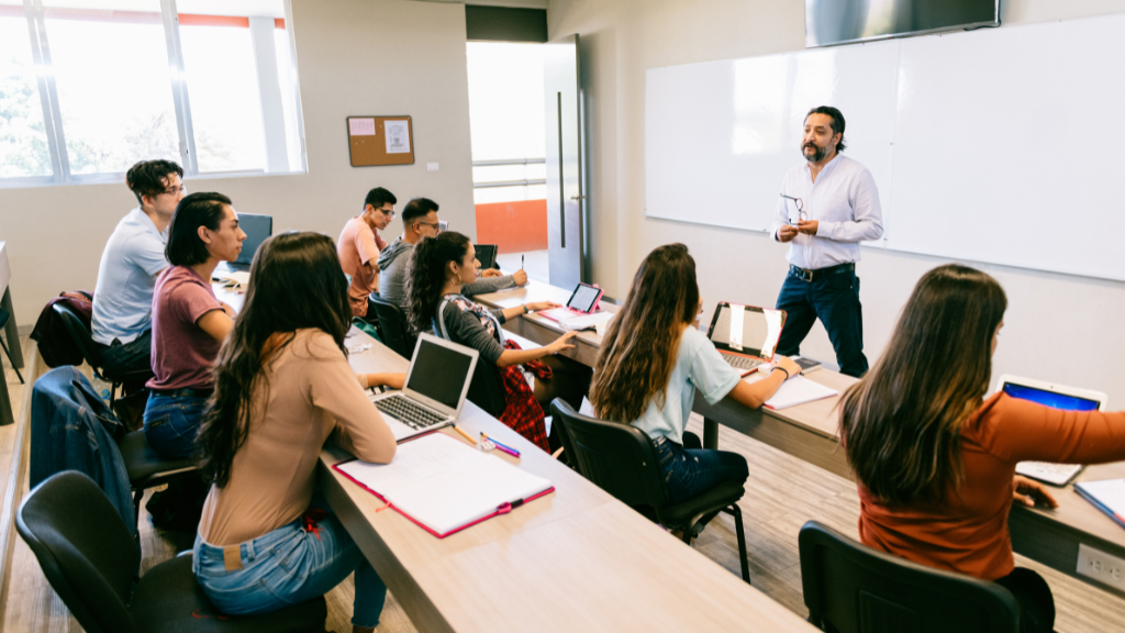 Tendencias en educación superior para 2025: ¿Cómo cambiará el panorama tecnológico el próximo año?